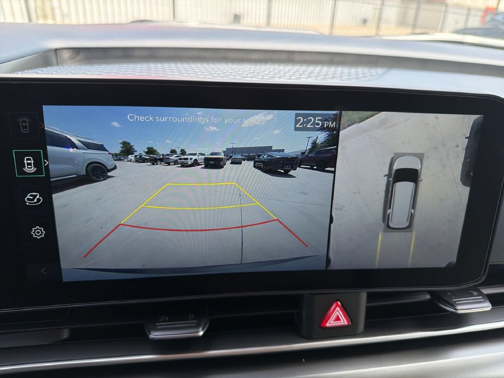 New 2027 Kia Carnival SX w/ Dark Edition Package FWD image 26
