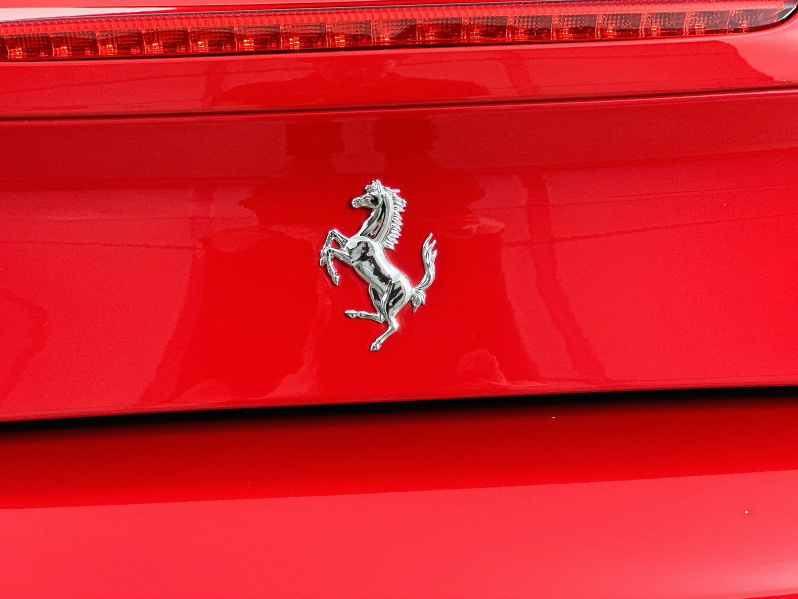 Used 2018 Ferrari 488 Spider RWD image 54