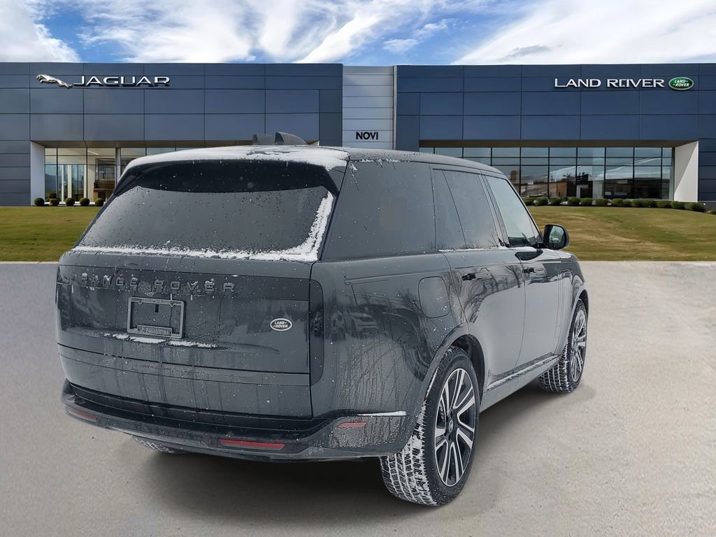 Used 2023 Land Rover Range Rover SE image 3