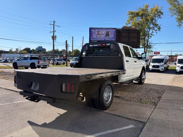 Used 2024 RAM 3500 Tradesman w/ Chrome Appearance Group AWD/4WD image 4