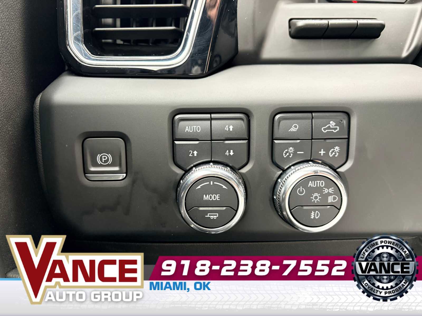 Used 2024 GMC Sierra 1500 Denali w/ Denali Reserve Package AWD/4WD image 30