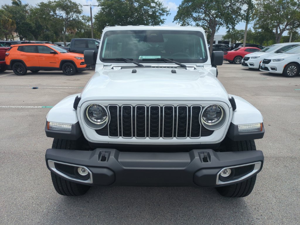 Used 2025 Jeep Wrangler Unlimited Sahara AWD/4WD image 4