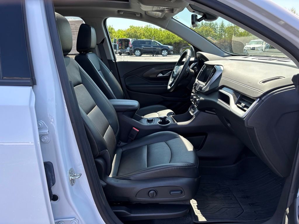 Used 2024 GMC Terrain SLT w/ LPO, Floor Liner Package AWD/4WD image 23
