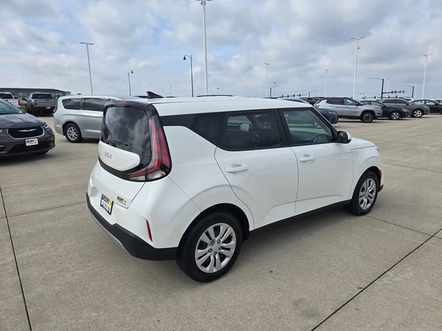 Used 2024 Kia Soul LX FWD image 14