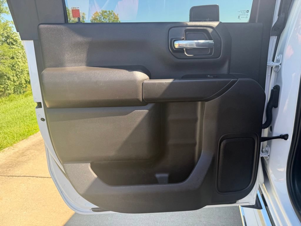 Used 2025 Chevrolet Silverado 2500 Custom w/ Custom Value Package RWD image 16