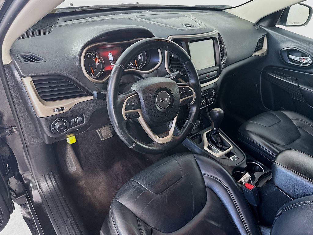 Used 2016 Jeep Cherokee Limited image 29