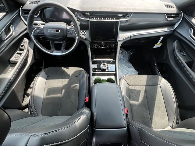 New 2025 Jeep Grand Cherokee L Altitude image 19