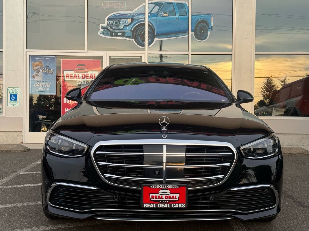 Used 2021 Mercedes-Benz S 580 4MATIC Sedan image 2