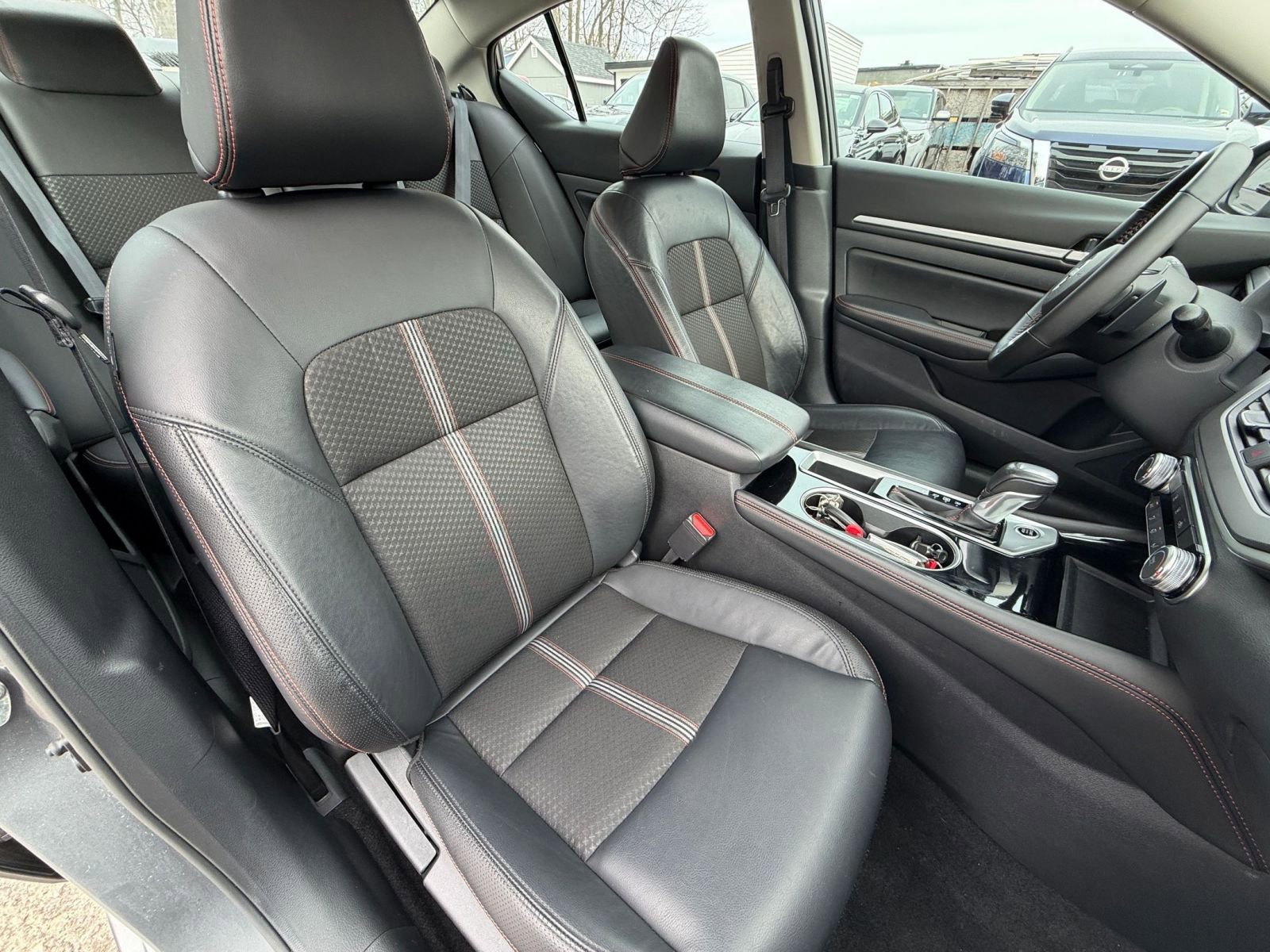 Used 2025 Nissan Altima 2.5 SR image 35