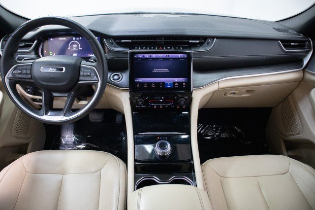 Used 2023 Jeep Grand Cherokee Limited image 26