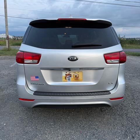 Used 2017 Kia Sedona LX w/ LX Essentials Premium Package FWD image 7