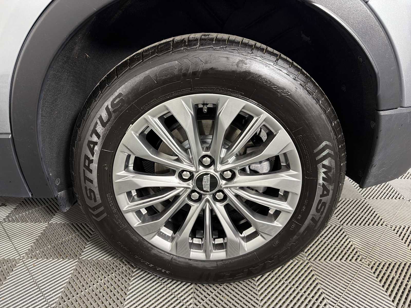 Used 2024 Cadillac XT4 Premium Luxury image 18