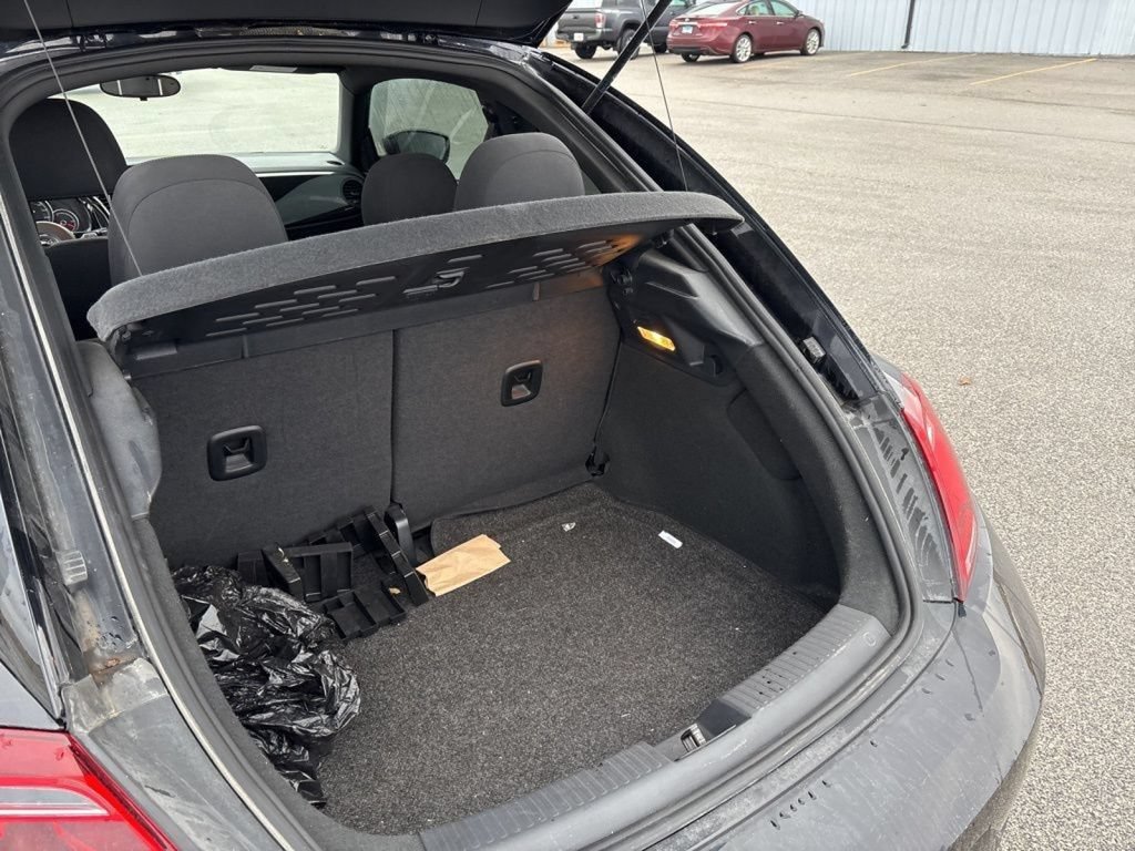 Used 2018 Volkswagen Beetle 2.0T S FWD image 41