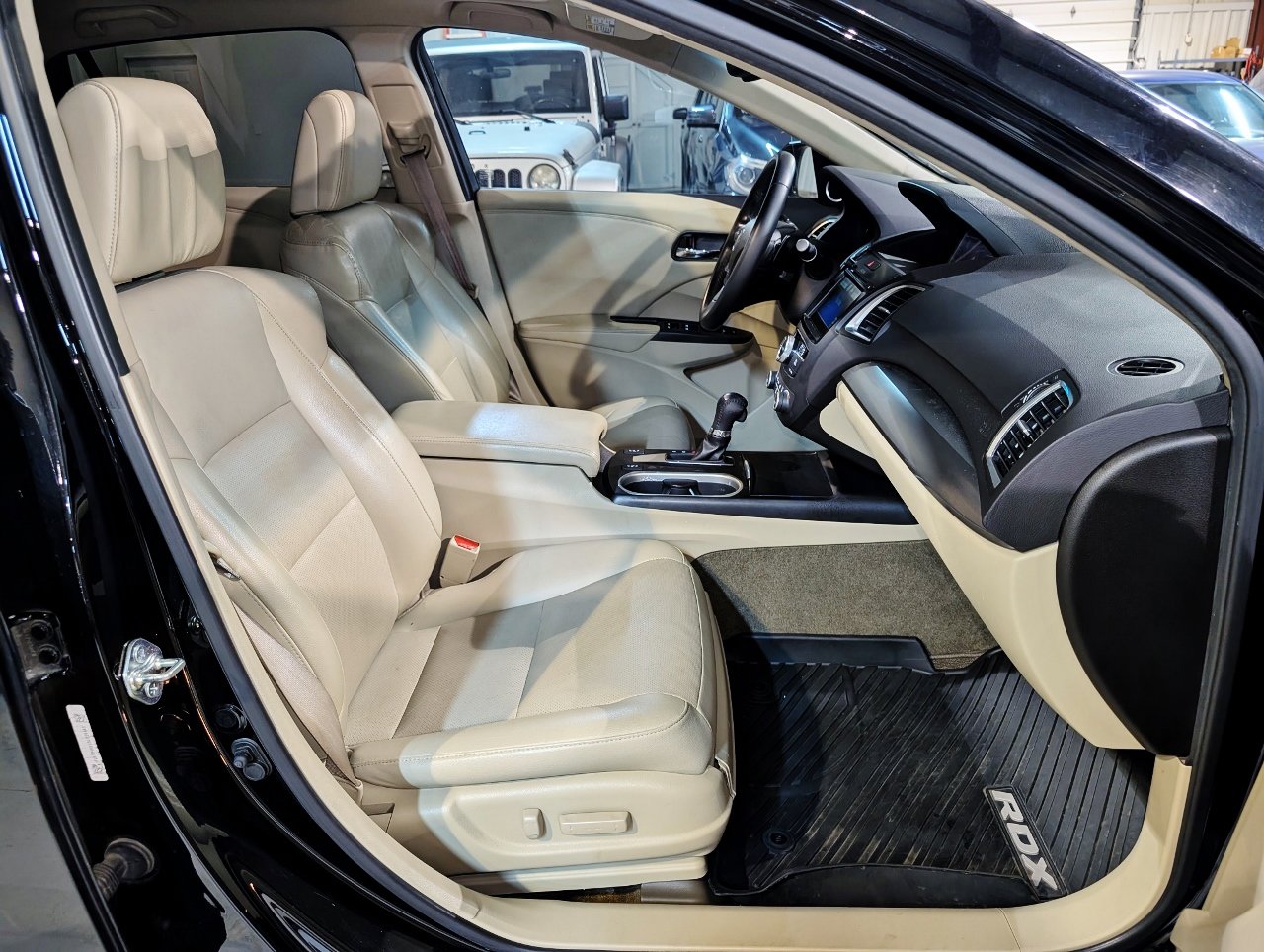 Used 2016 Acura RDX AWD w/ Technology Package image 32