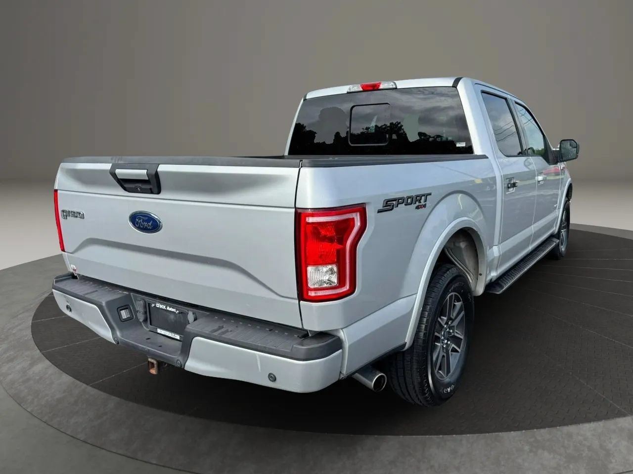 Used 2015 Ford F150 XLT w/ Equipment Group 302A Luxury AWD/4WD image 6