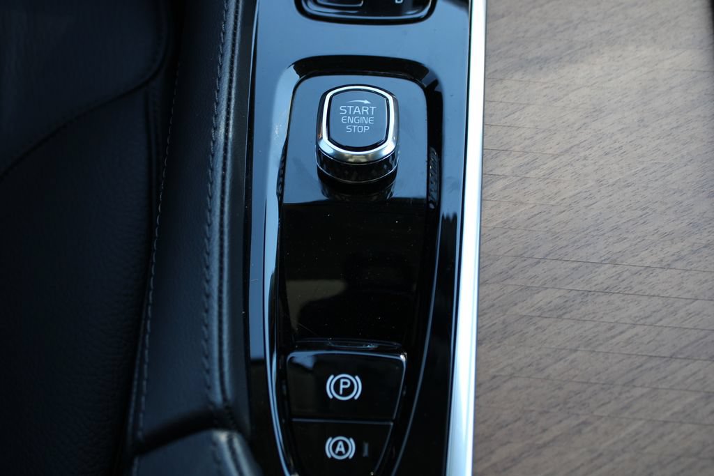 Used 2025 Volvo XC90 B6 Plus AWD/4WD image 22