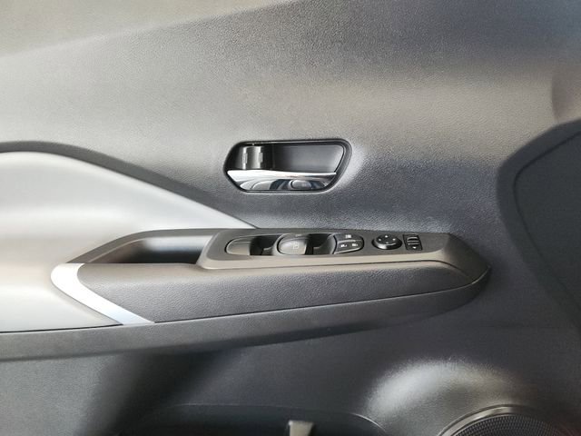 Used 2023 Nissan Kicks SR w/ SR Premium Package FWD image 17