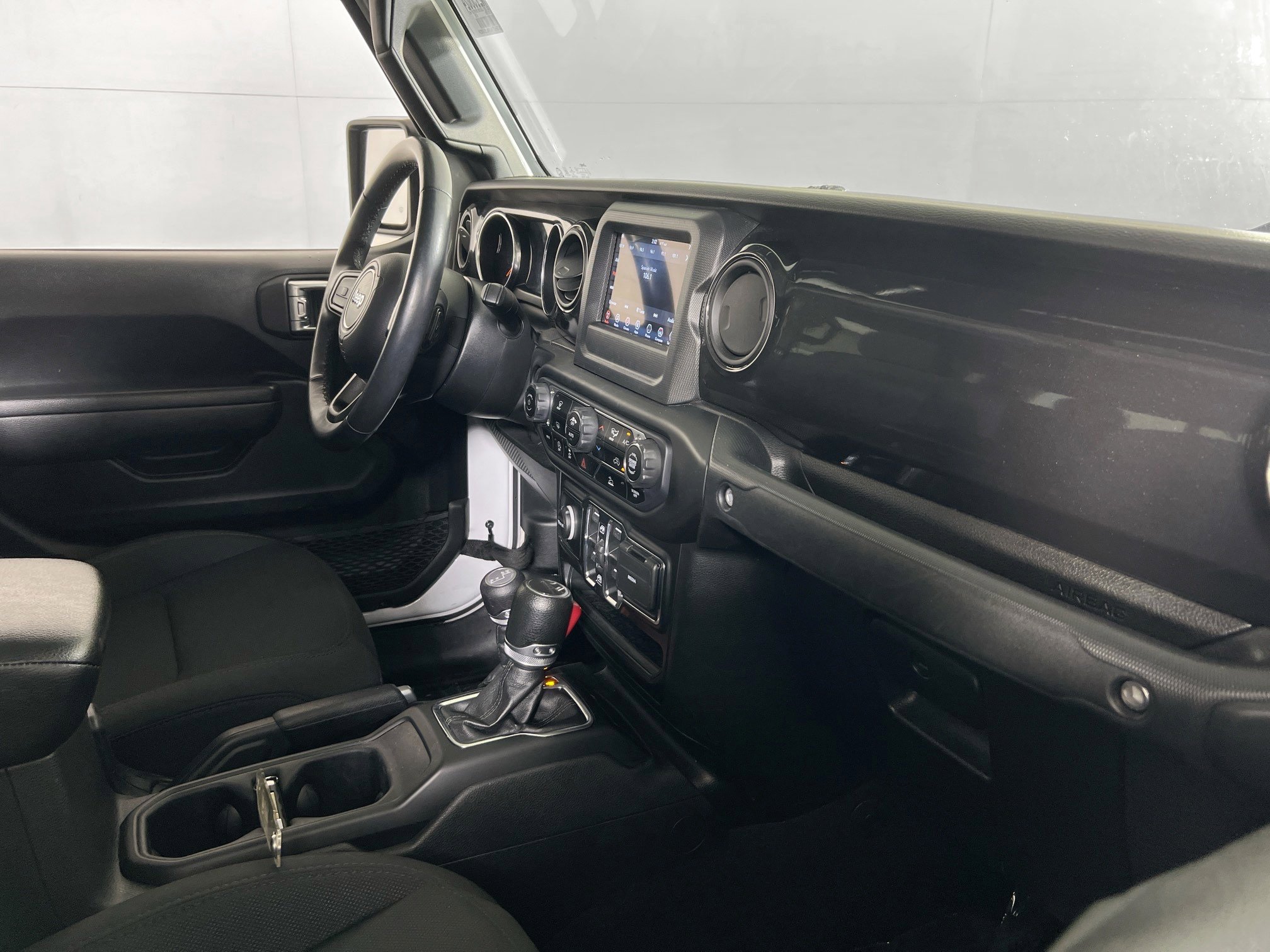 Used 2022 Jeep Gladiator Sport AWD/4WD image 25