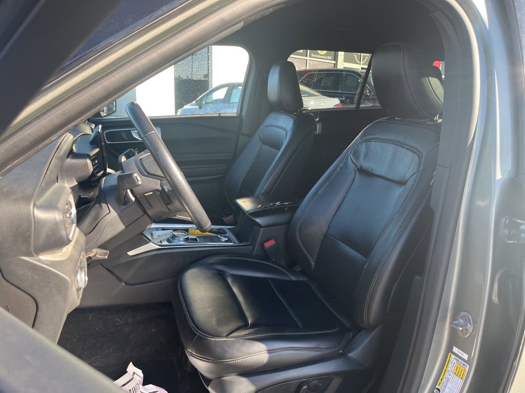 Used 2020 Ford Explorer XLT w/ Equipment Group 202A image 21