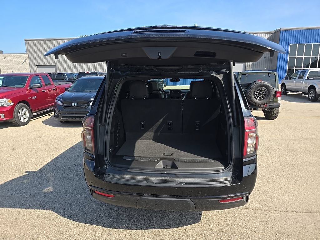Used 2023 Chevrolet Tahoe Z71 w/ Luxury Package AWD/4WD image 6