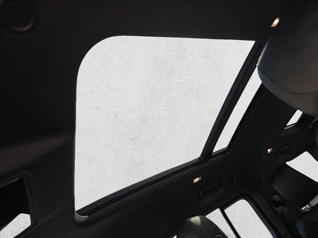 Used 2023 Land Rover Defender 130 X-Dynamic SE AWD/4WD image 29