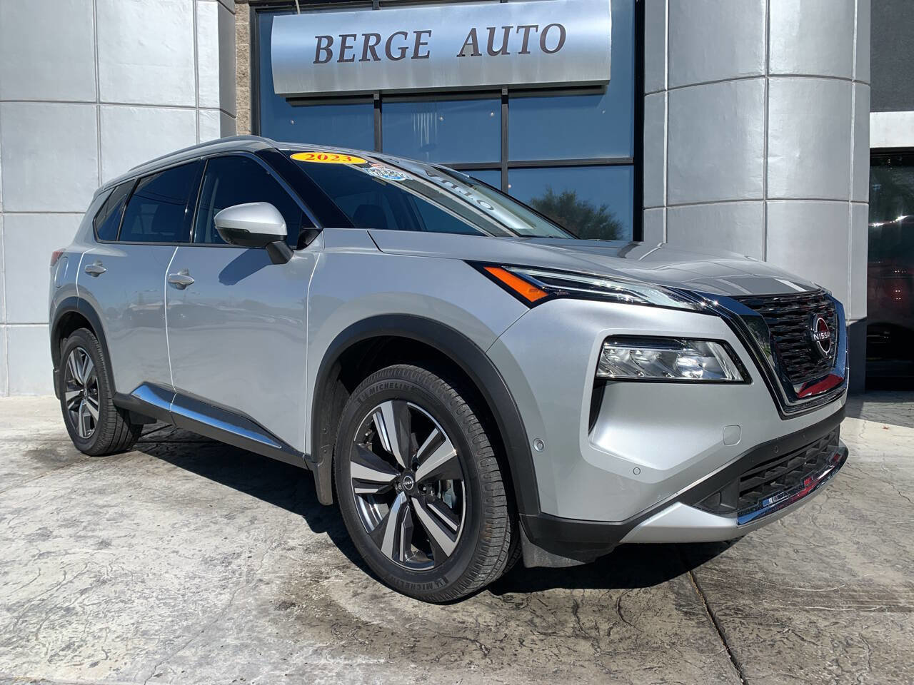 Used 2023 Nissan Rogue Platinum w/ Platinum Premium Package image 1