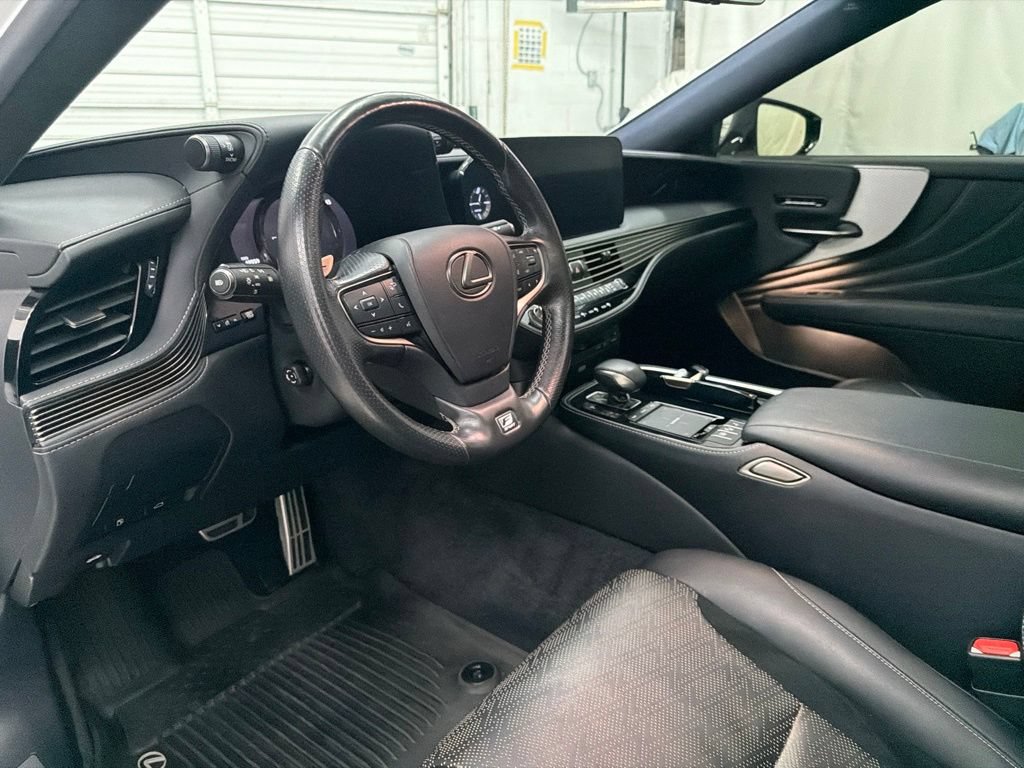 Used 2021 Lexus LS 500 F Sport w/ Accessory Package (Z2) RWD image 13