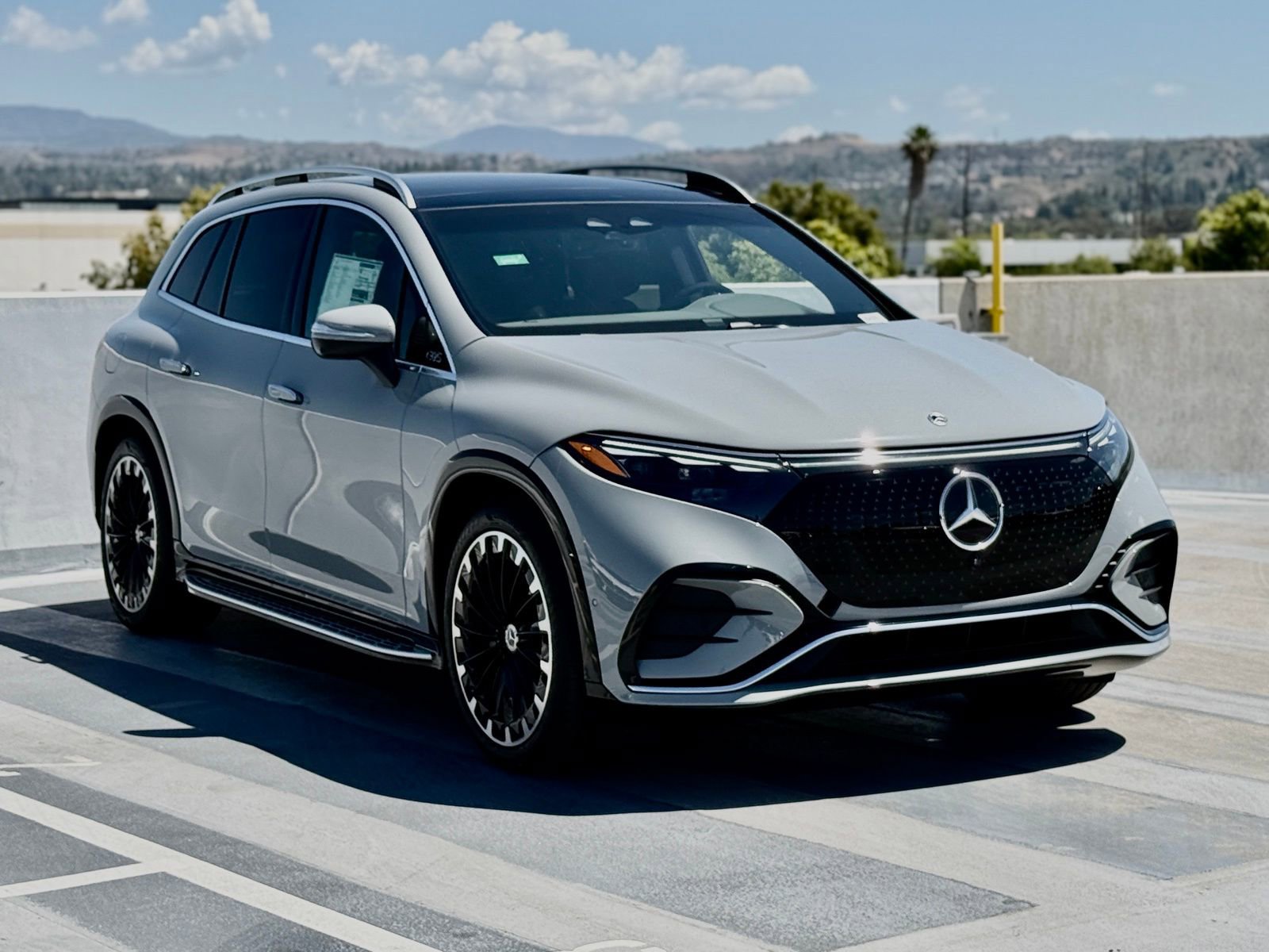 New 2026 Mercedes-Benz EQS 550 4MATIC SUV image 8