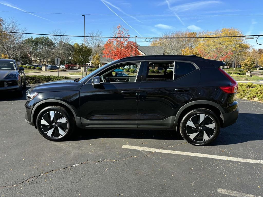 New 2024 Volvo XC40 Recharge Core w/ Protection Package Premier image 4