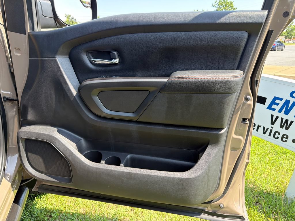 Used 2020 Nissan Titan PRO-4X AWD/4WD image 15
