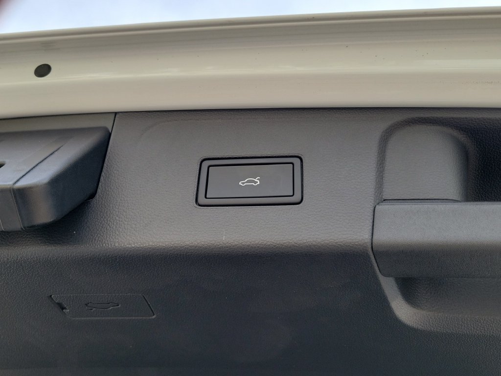 Certified 2026 Volkswagen Atlas SE FWD image 15