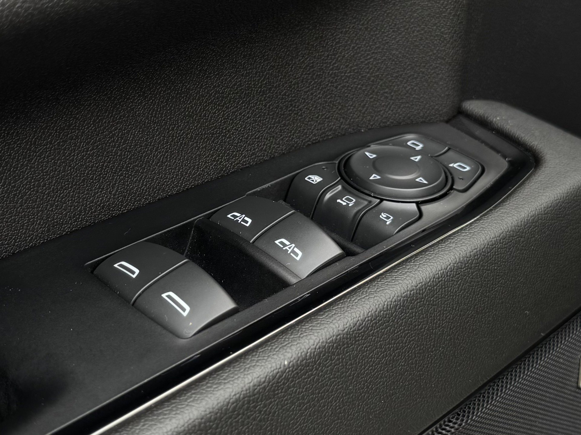 Used 2024 GMC Sierra 2500 AT4 w/ AT4 Preferred Package image 97