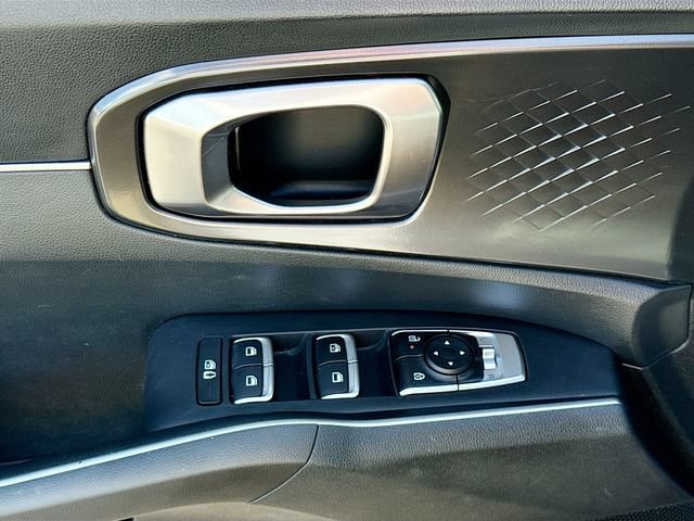 Used 2024 Kia Sorento S FWD image 18