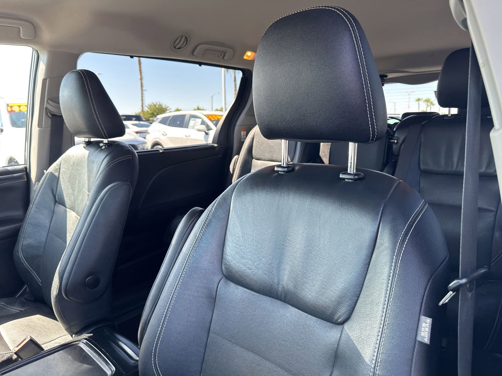 Used 2016 Toyota Sienna SE FWD image 16