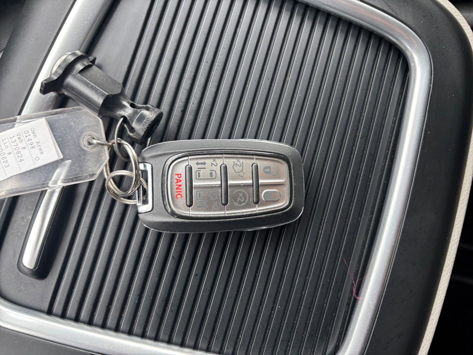 Used 2024 Chrysler Pacifica Touring-L image 22