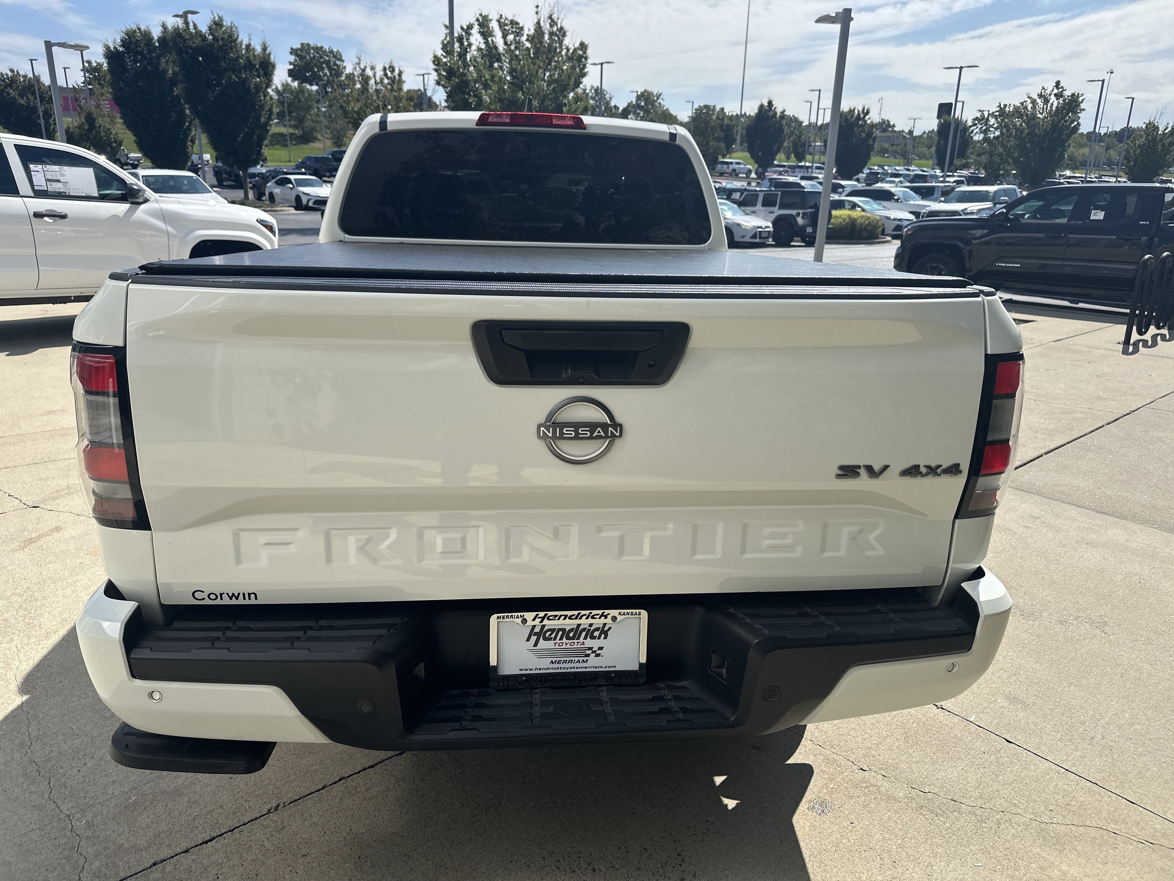 Used 2022 Nissan Frontier SV w/ Technology Package AWD/4WD image 8