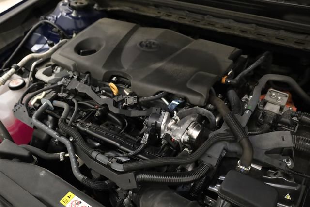 Used 2025 Toyota Camry SE image 12