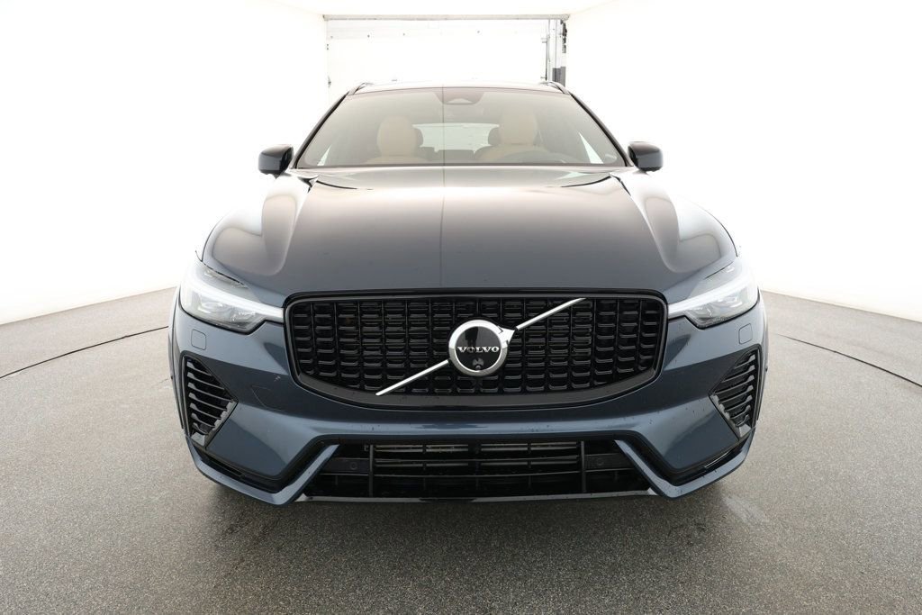 Used 2025 Volvo XC60 T8 Ultra w/ Protection Package Premier image 2