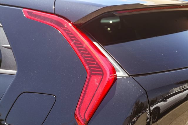 Certified 2023 Kia Niro LX FWD image 11