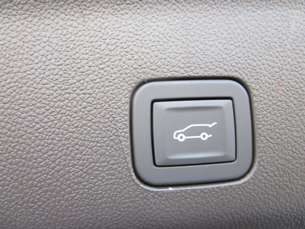 New 2027 GMC Yukon XL Elevation w/ Technology Package RWD image 16