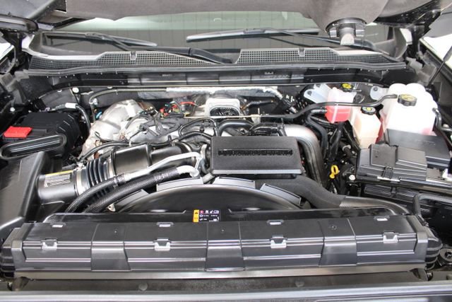 Used 2025 Chevrolet Silverado 2500 ZR2 w/ Technology Package image 27