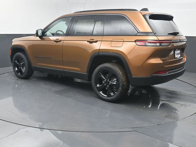 New 2026 Jeep Grand Cherokee Limited w/ Limited Altitude Package AWD/4WD image 3
