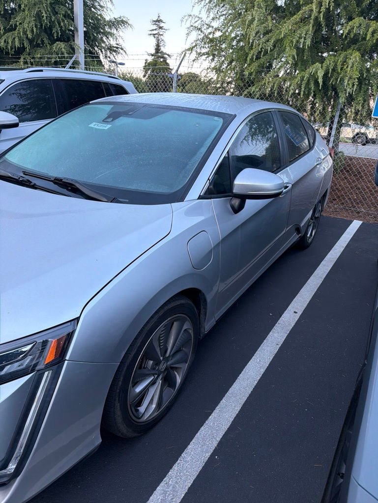 Used 2018 Honda Clarity Touring image 2