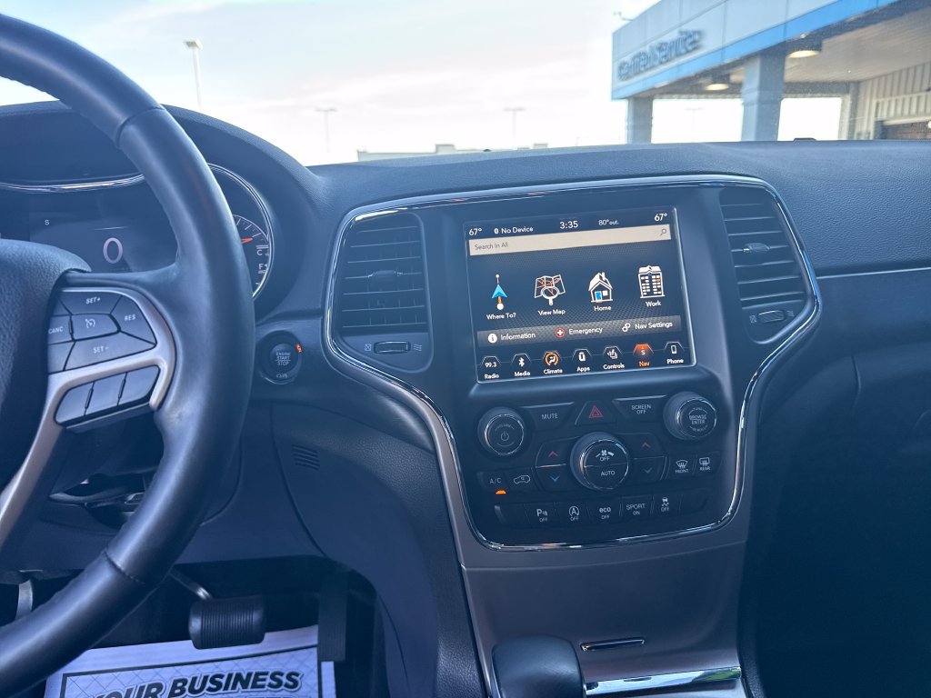 Used 2018 Jeep Grand Cherokee Altitude AWD/4WD image 32