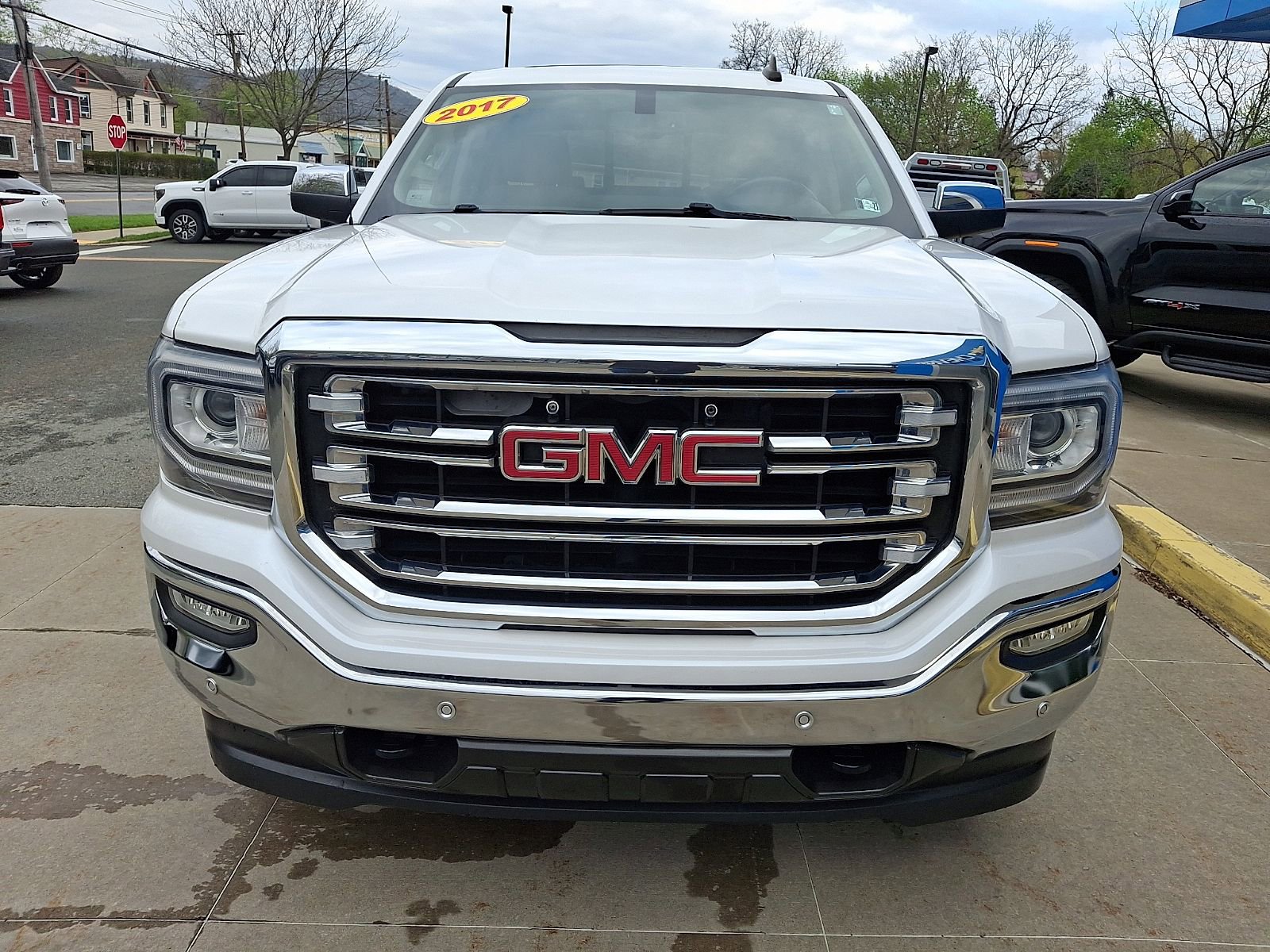 Used 2017 GMC Sierra 1500 SLT w/ SLT Premium Package image 2