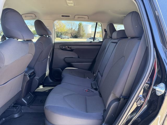 Used 2023 Toyota Highlander LE image 26