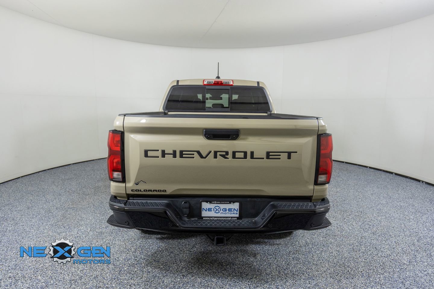 Used 2024 Chevrolet Colorado Z71 w/ Z71 Convenience Package 2 AWD/4WD image 6
