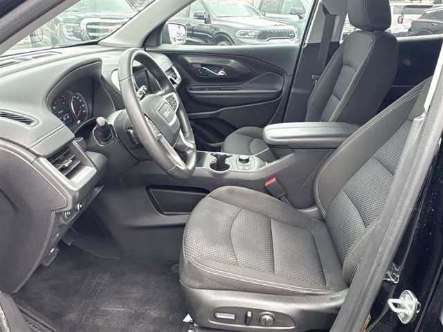Used 2024 GMC Terrain SLE w/ Driver Convenience Package FWD image 18