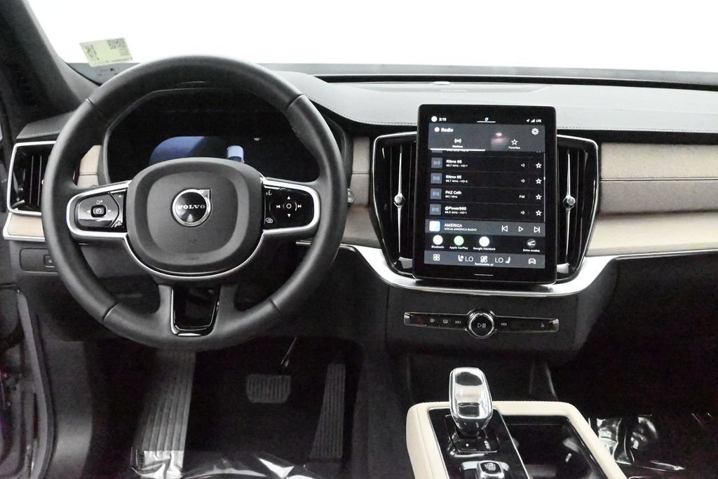 New 2026 Volvo XC90 B6 Plus w/ Protection Package Premier AWD/4WD image 12