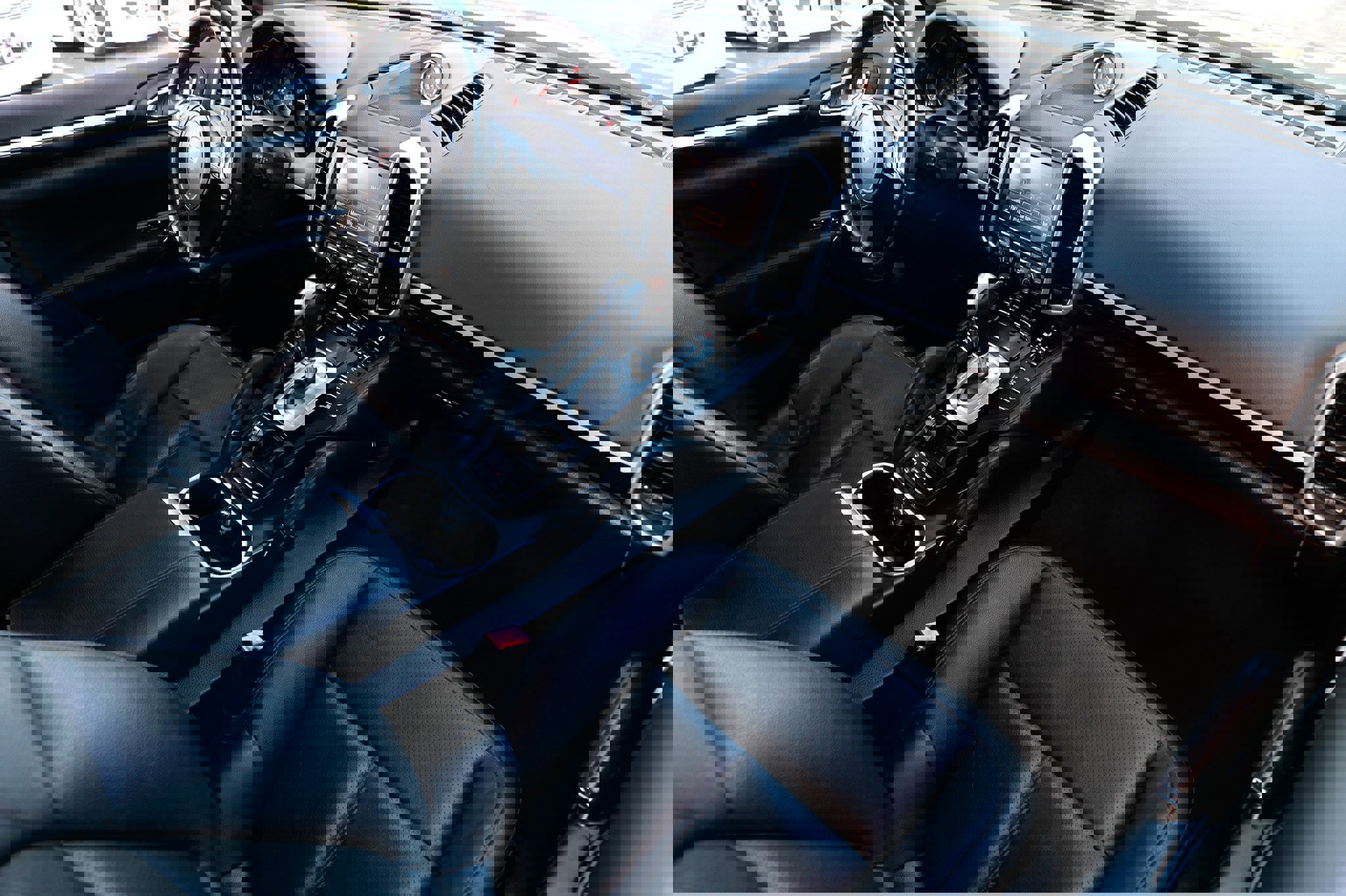 Used 2014 Porsche Cayenne Platinum Edition image 19